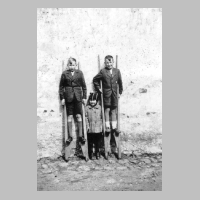 080-0094 Links Guenter Kugland, rechts Bernhard Thiel, in der Mitte Christa Thiel.JPG